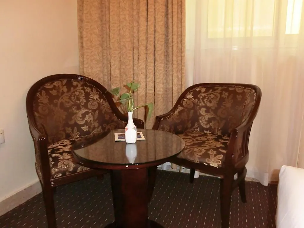Al Muraqabat Plaza Hotel Apartments Dubai Lägenhetshotell