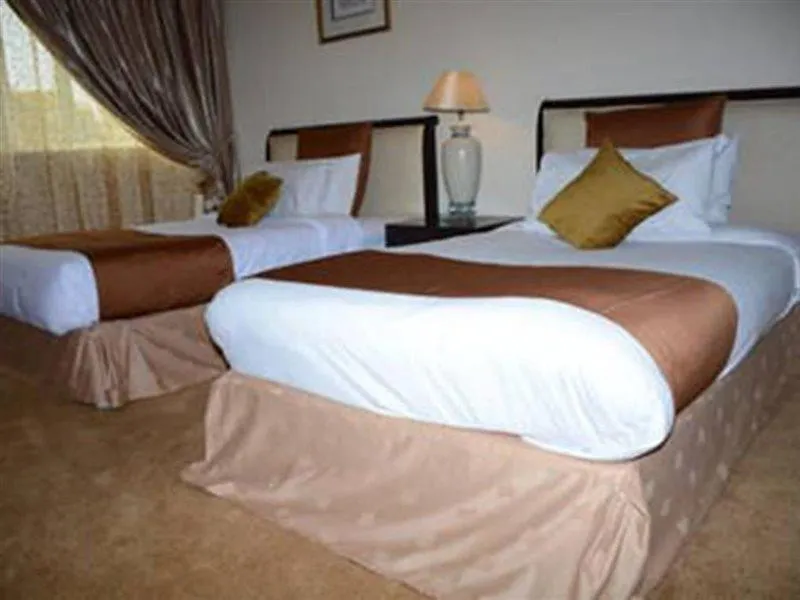 Al Muraqabat Plaza Hotel Apartments Dubai 3*,